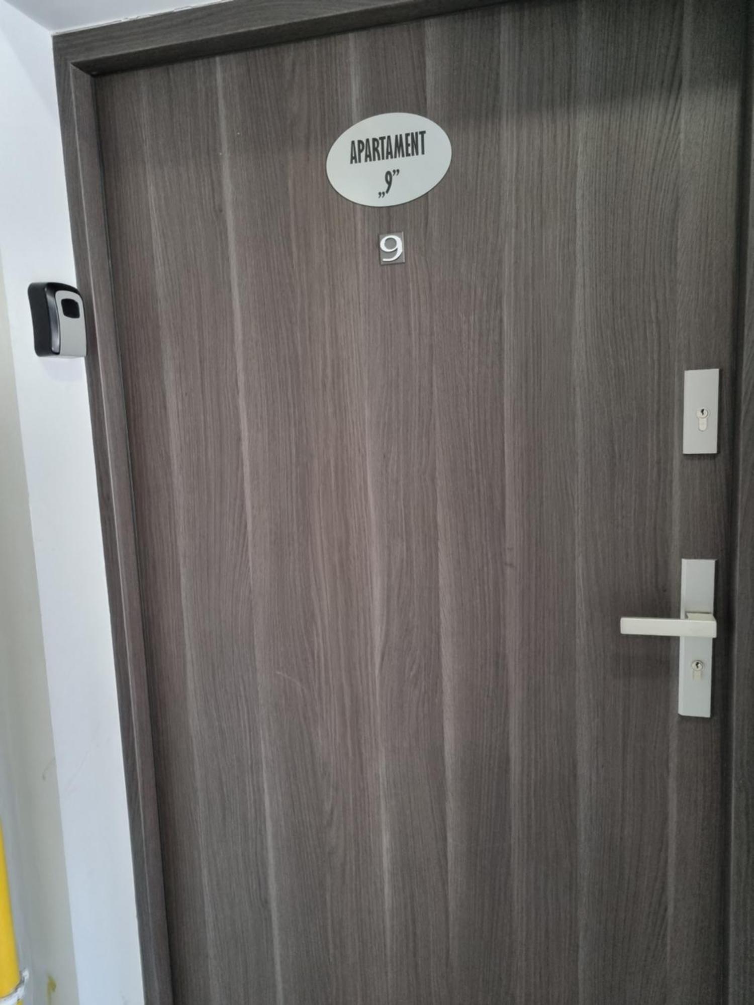 Apartment Pod Gondola 
